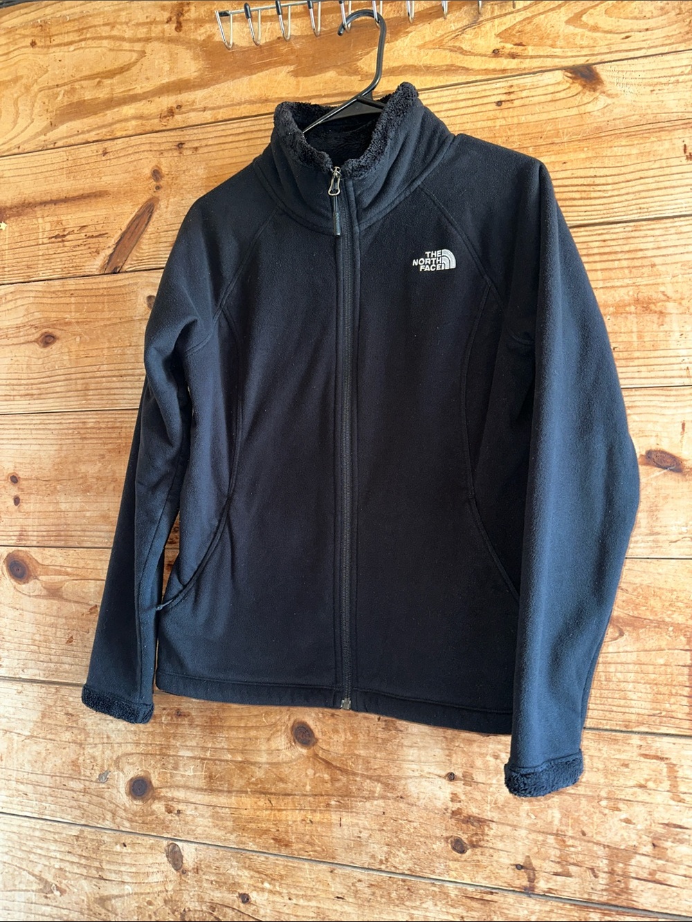 The North Face Black Full-Zip Lightweight Fleece Jacket